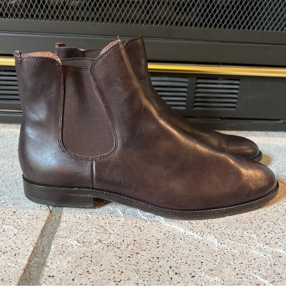 Lands’ End Men’s leather chelsea boot